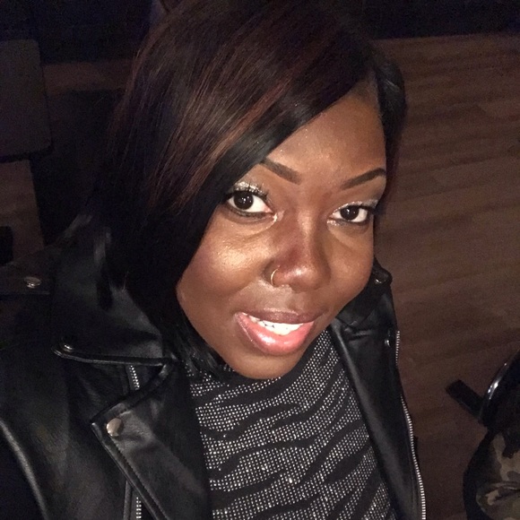 Meet your Posher, Devina - Picture 1 of 1